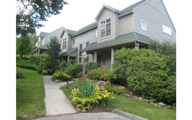 Beautiful Townhouse Rental on Lake NY