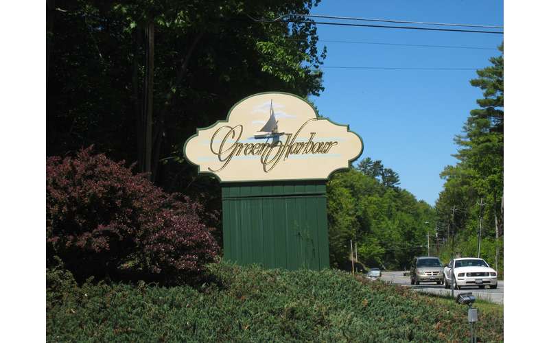 Beautiful Townhouse Rental on Lake NY