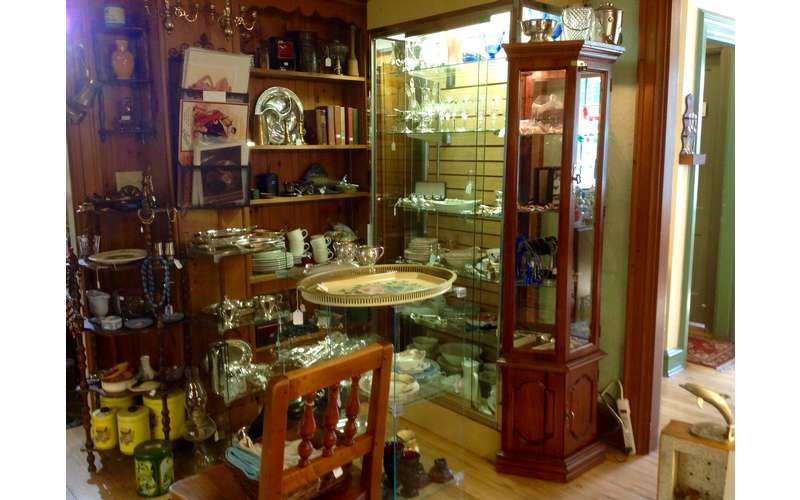 Go Shopping at Glenwood Manor Antiques In Queensbury NY Minutes from
