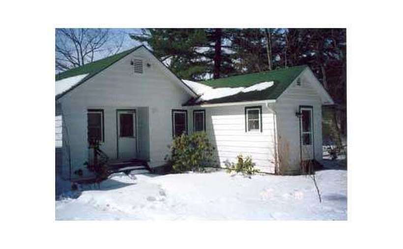 Lake Side Cottage on Harris Bay