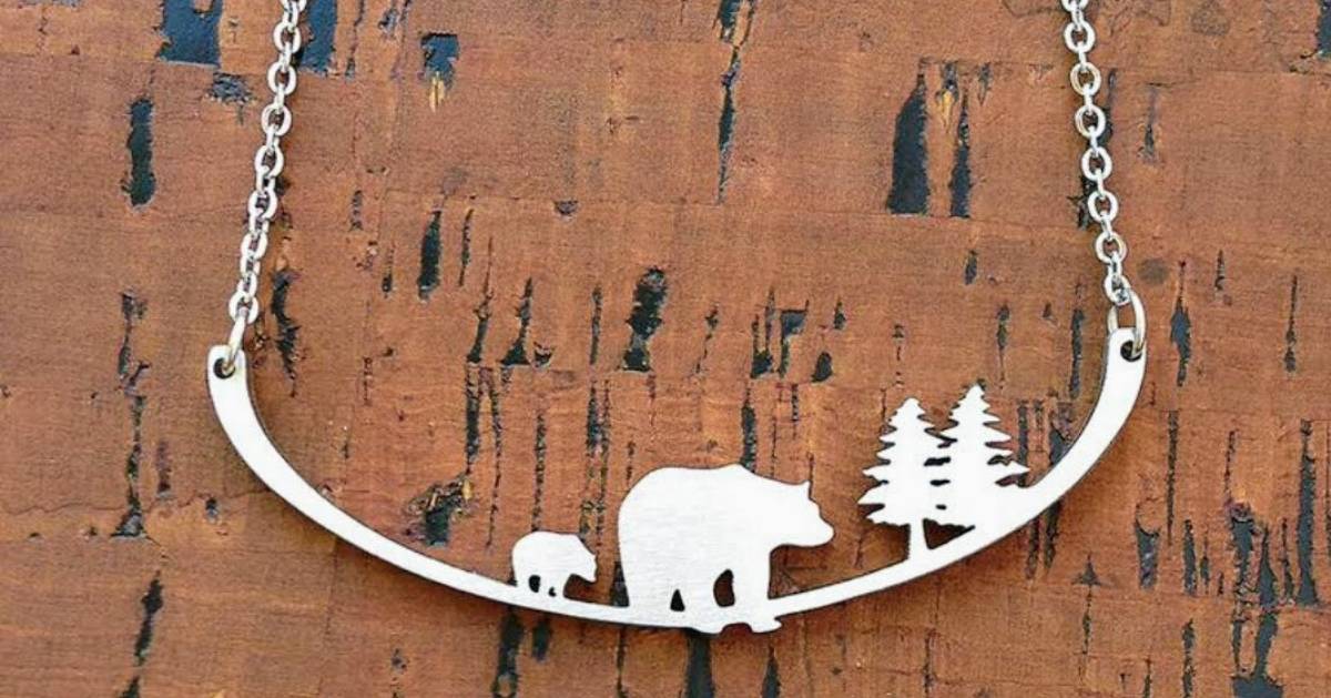 bear and tree necklace