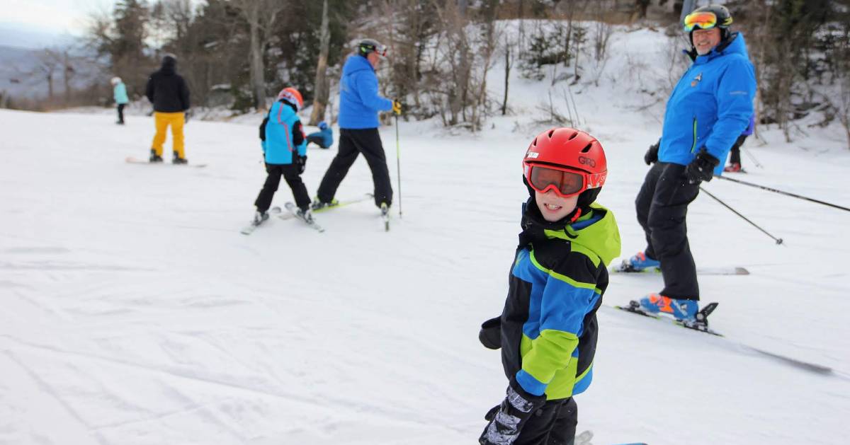 kids skiing