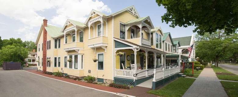 The Brunswick At Saratoga: A Bed & Breakfast In Saratoga Springs, NY