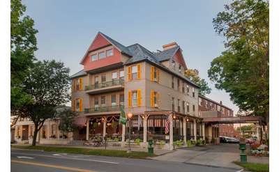 exterior of the inn at saratoga