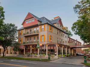 exterior of the inn at saratoga