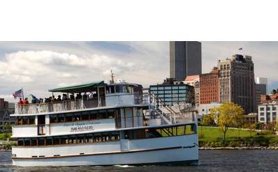 cruise boat on the hudson river