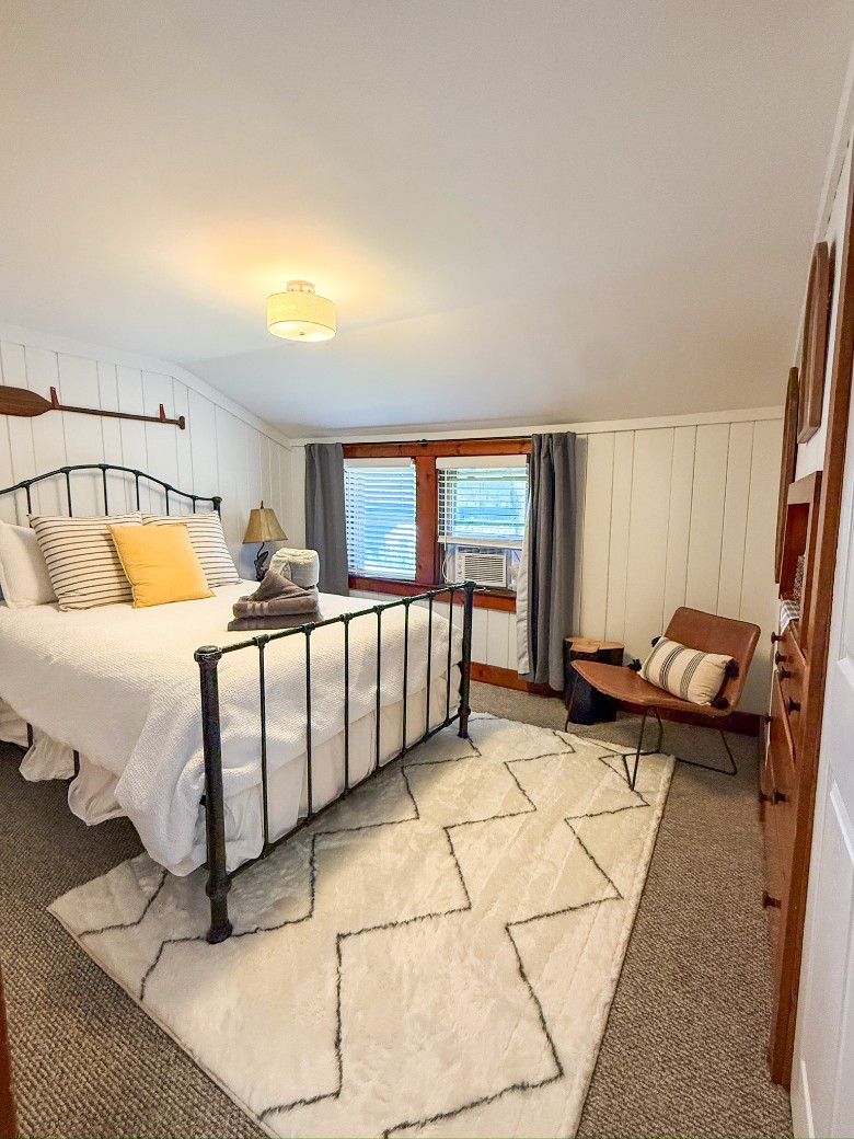 Second floor queen bedroom