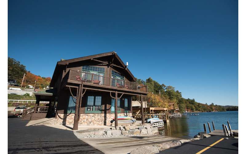 Dockside Landing Marina Lake Boat, SUP, Kayak & Canoe rentals