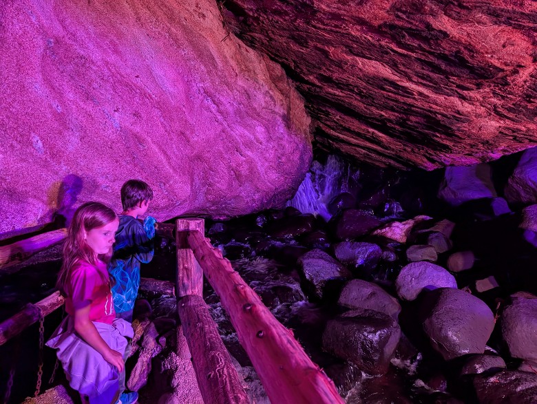Natural Stone Bridge & Caves (4)