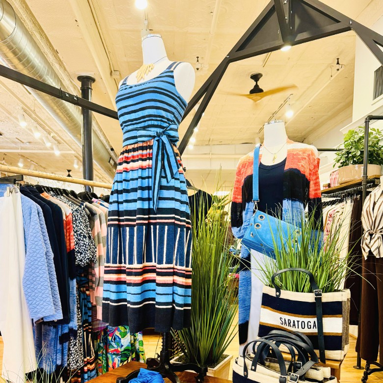 Nic + Zoe offers effortlessly chic, versatile pieces designed for modern women who value both comfort and style.