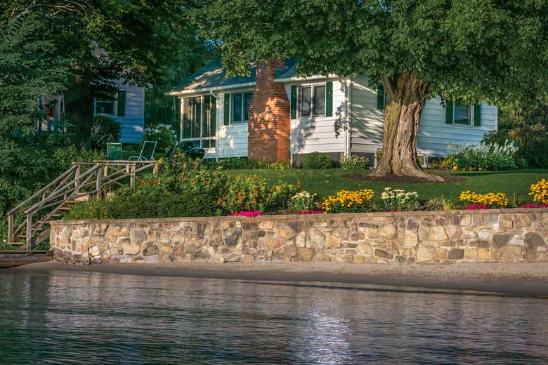 Lake Cottages 32 Private Homes On Lake
