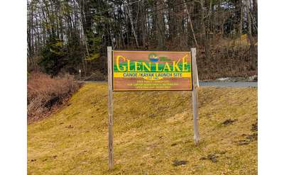 Glen Lake Canoe Kayak Launch sign