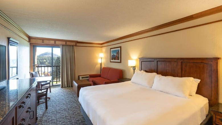 hotel bedroom