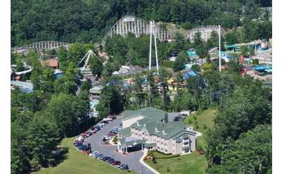 aerial view of country inn and suites and the great escape