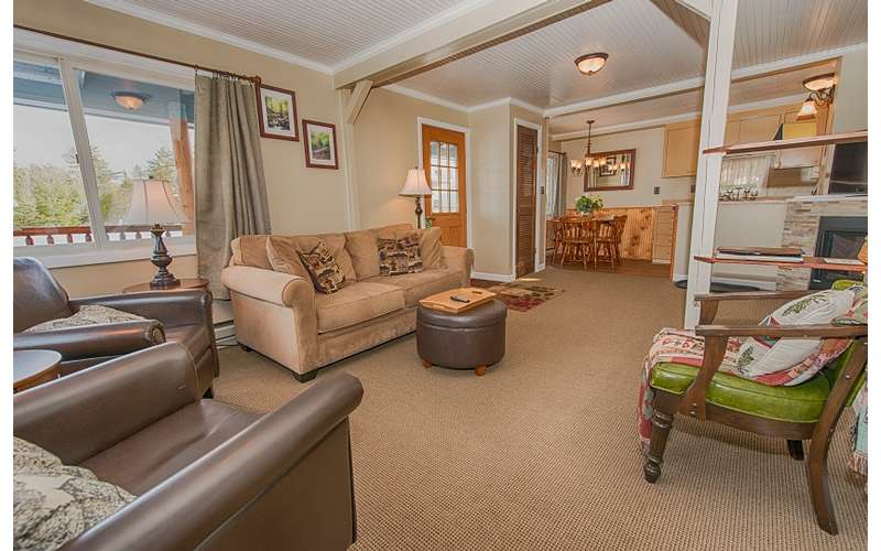 Info & Reviews of Placid Bay Inn