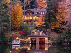 An autumn picture of the entire exterior of the Fern Lodge