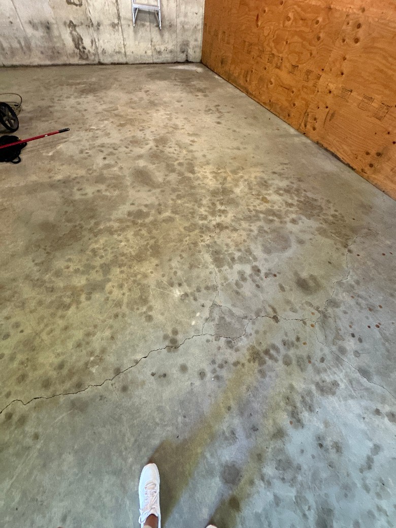 garage floor prior to epoxy