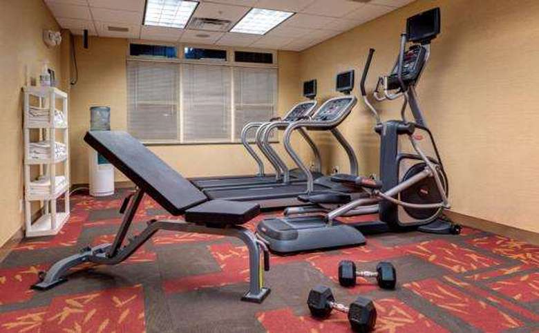 exercise equipment in fitness center of courtyard marriott lake placid