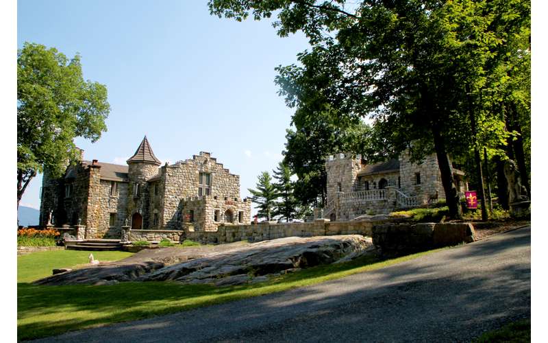Rent Highlands Castle in Bolton Landing NY Minutes from Lake NY