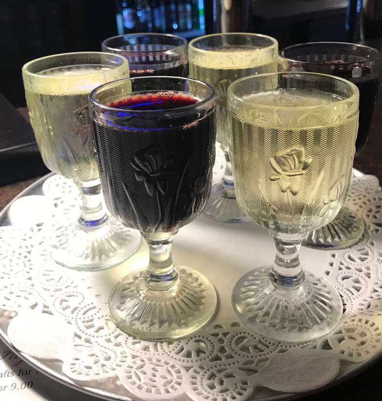 Nostalgia Ale House & Wine Bar Restaurant Minutes from Saratoga