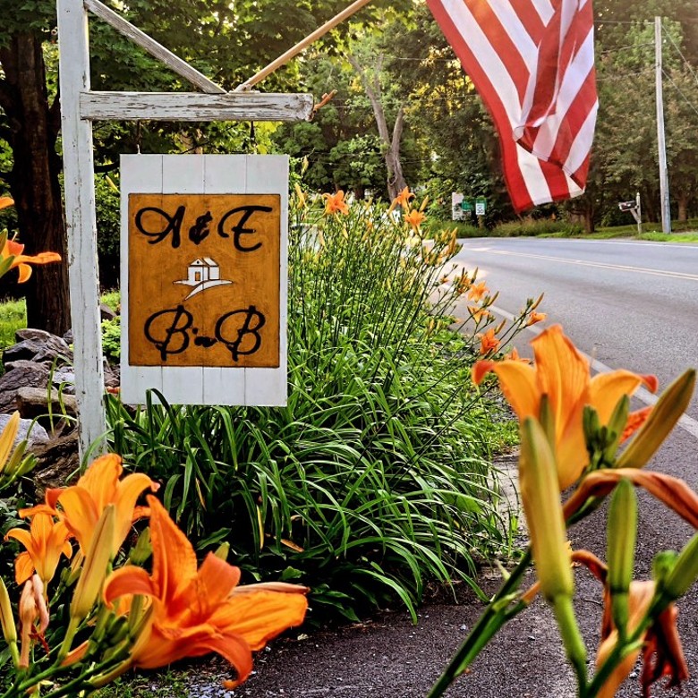 B&B sign