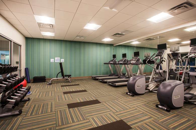 hotel fitness room