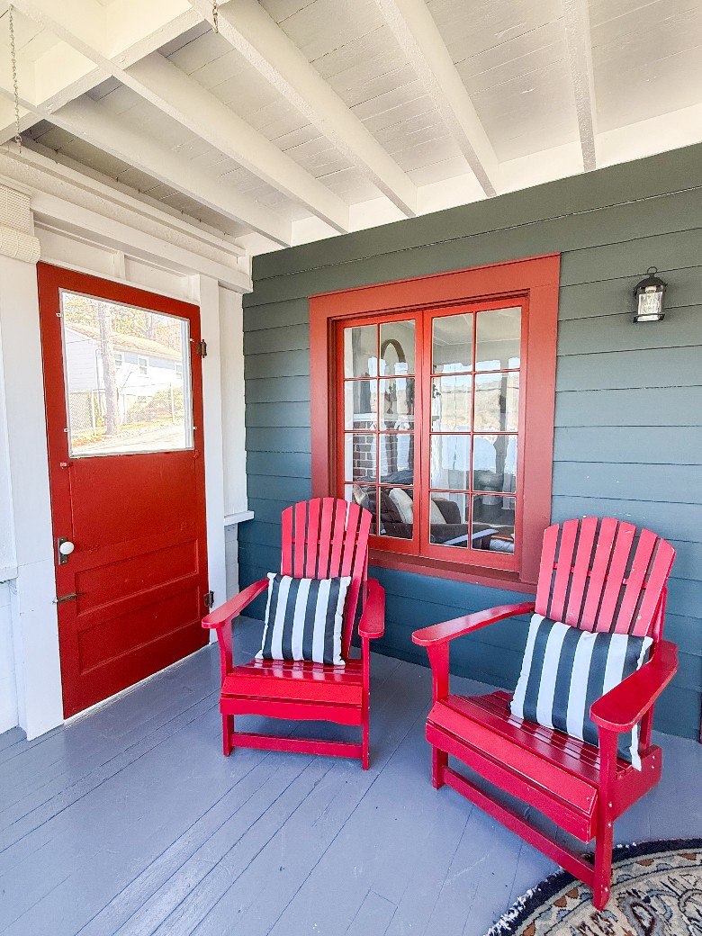 Enclosed porch located off of the living room