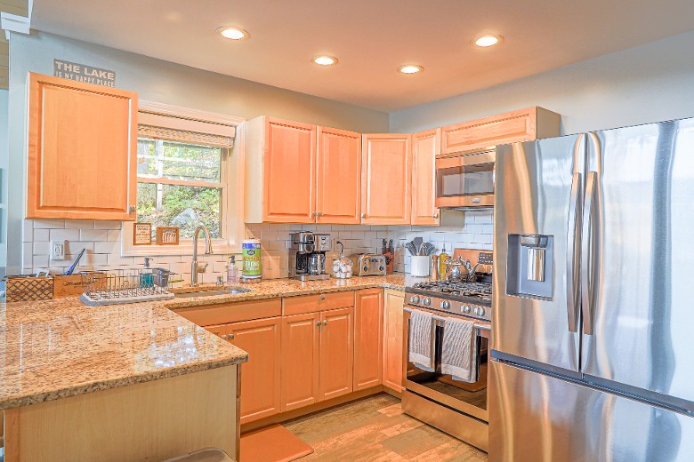 Main Level Kitchen with all the basic kitchen needs.
