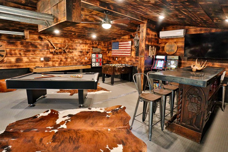 Bar/Game Room