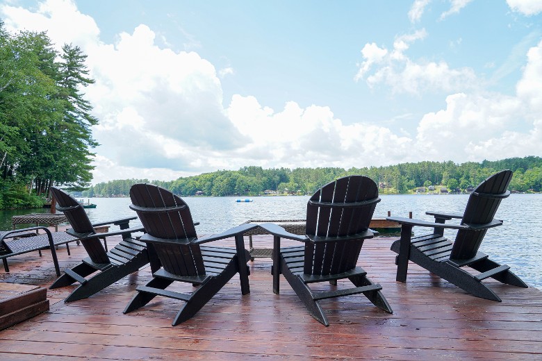 Enjoy the dock Lake Life!
