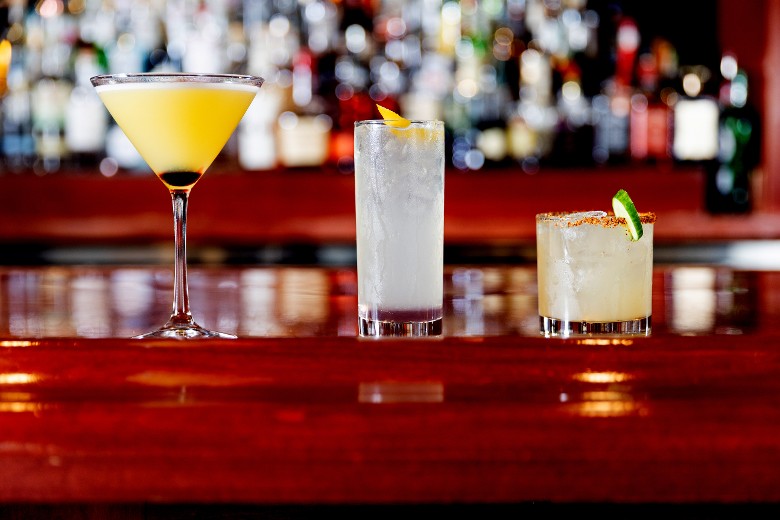 Specialty Cocktails on the Park 2 Bar