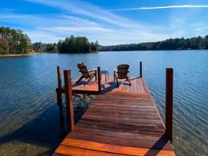 LAKESHORE COTTAGE