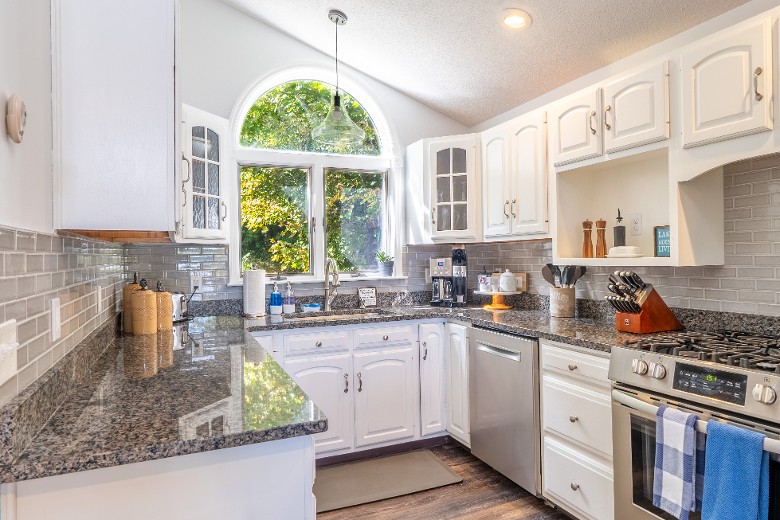 Fully stocked kitchen.