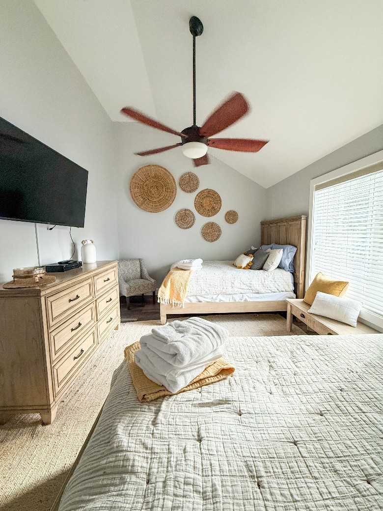 Upstairs Bedroom with 2 queen beds.