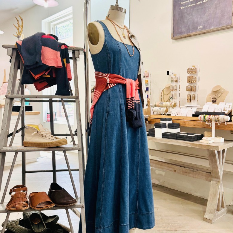 Stop in to shop everyday looks that are effortless, stylish, and made to move with you&mdash;because great style should feel as good as it looks.