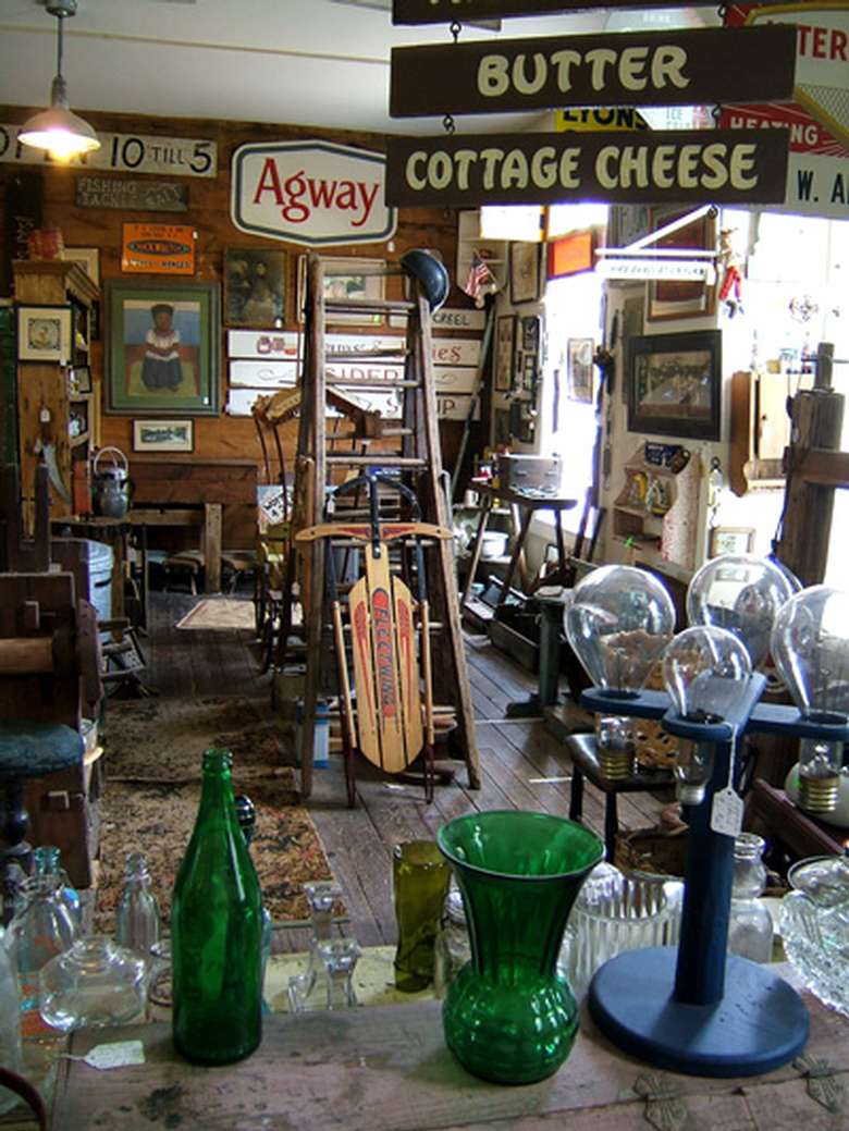 Cambridge Antiques Center An Art & Antiques Shop in Cambridge, NY