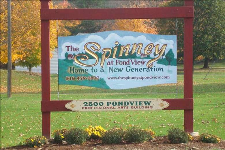 Spinney at Pond View sign