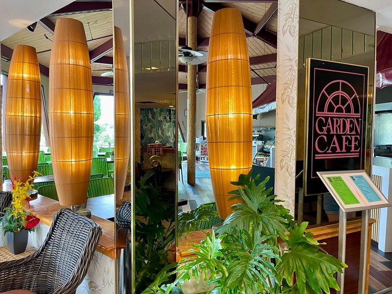garden cafe entrance