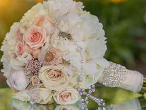 bouquet of wedding flowers
