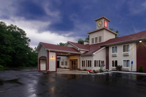 Red Roof Inn Clifton Park  Comfortable  Pet-Friendly Hotel Clifton