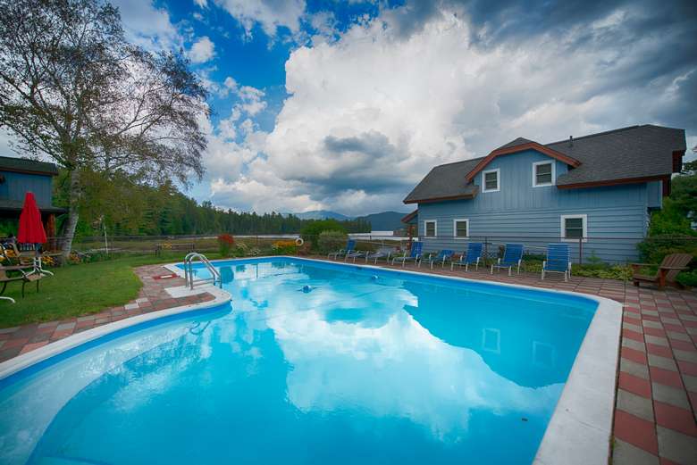 Country Comfort Cottage A ThreeBedroom Lakefront Cottage Rental in