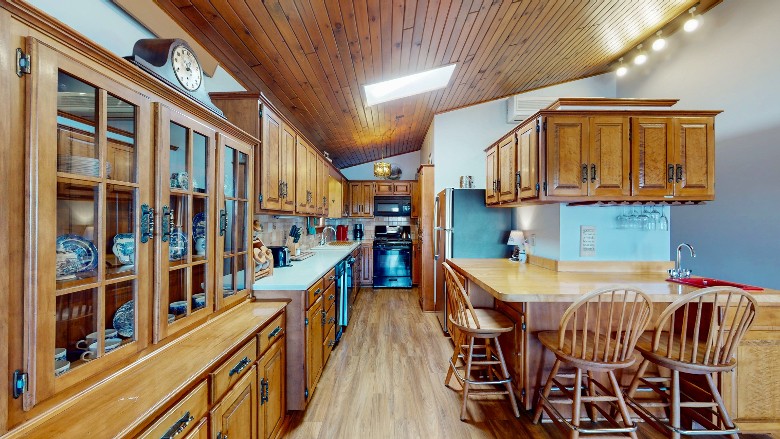 Kitchen with the stove at one end