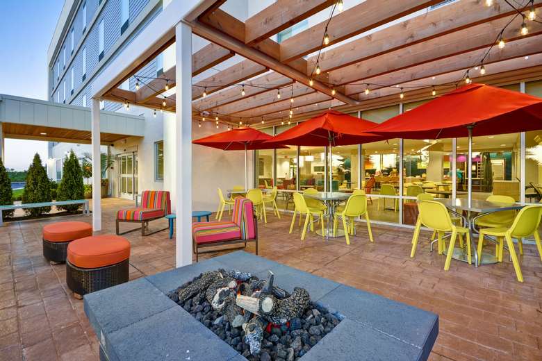 Home2 Suites By Hilton Queensbury Lake George A Contemporary Hotel In Queensbury Ny