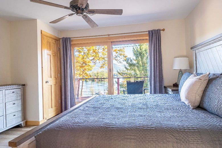 Second floor king bedroom