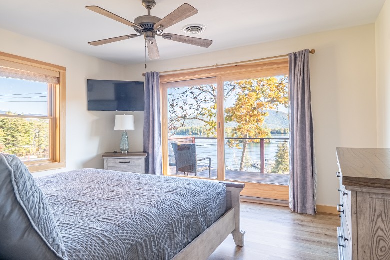 Second floor king bedroom