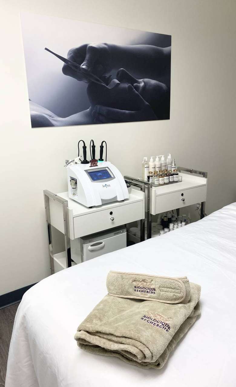 spa treatment bed and machines
