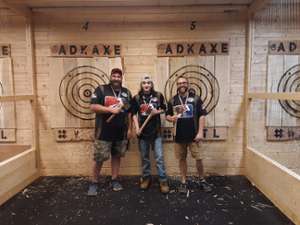 axe throwers posing