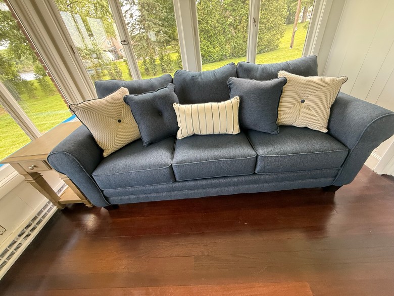 Sunroom with queen sofa pullout sofa bed and amazing water views!