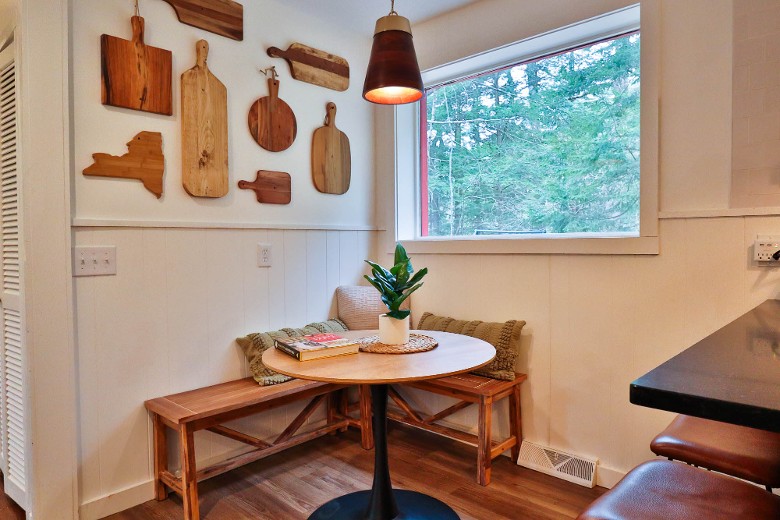 Breakfast nook