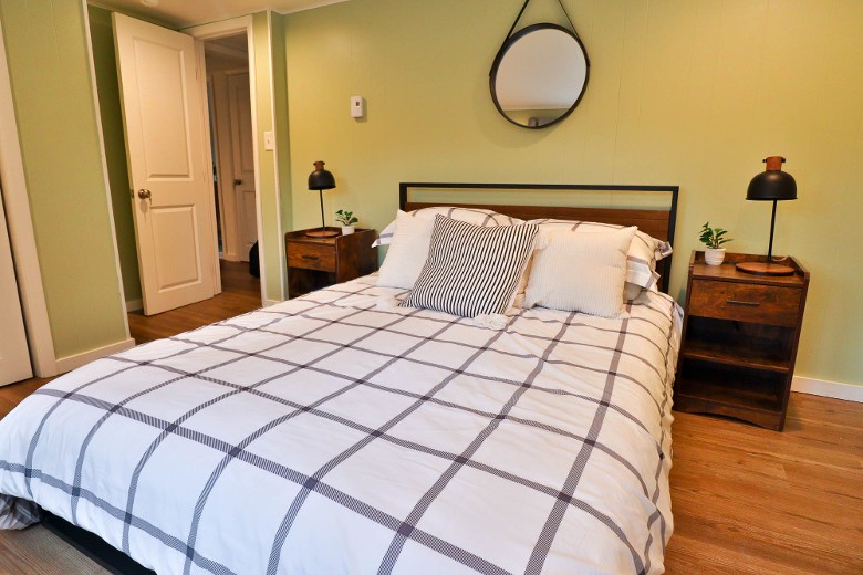 Second level queen bedroom